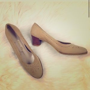 Vintage Salvatore Ferragamo Tan Laser Cut Heels